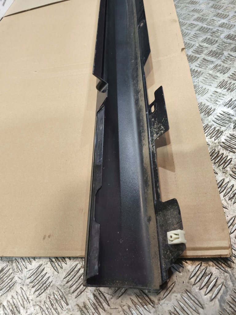 Bmw g16 f93 m8 mpakiet молдинг порог правая carbonschwarz 416 8090418 Доставка