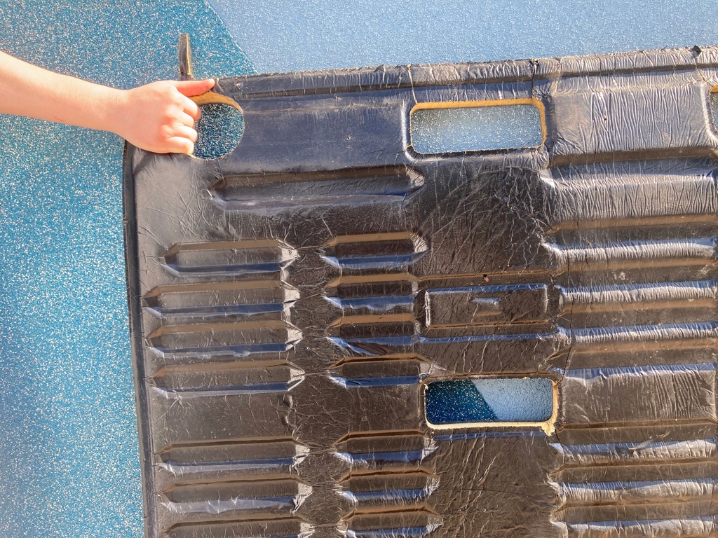 фото №10, Vw t5 caravelle пол обшивка задняя коврик задний