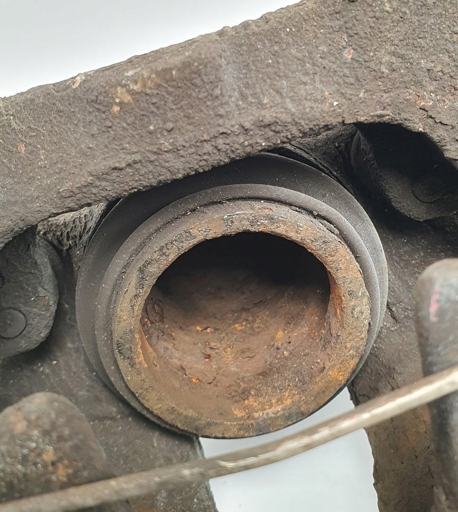 фото №5, Суппорт тормозной правый перед alfa romeo gt 2.0 jts