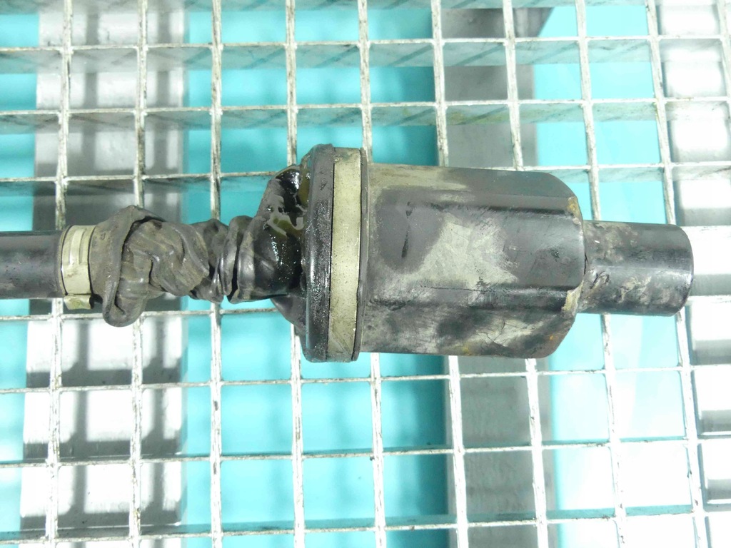 фото №3, Приводной вал левая перед mercedes glc coupe x253 2,0 t