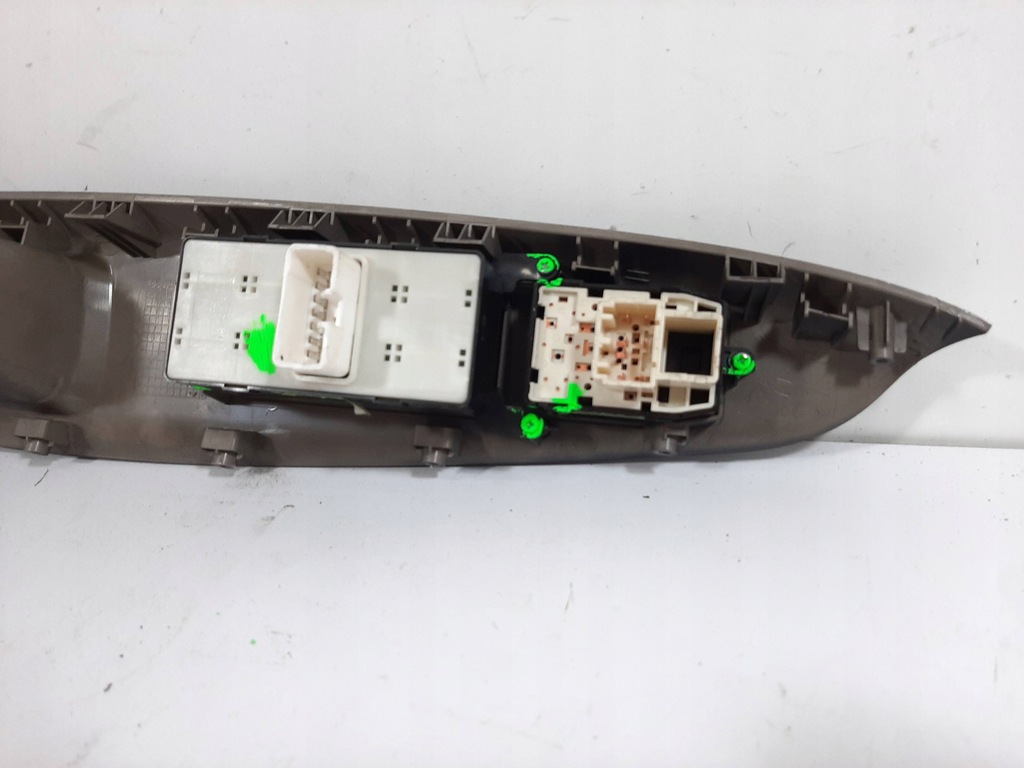 фото №9, Kia rio iii sedan 1.2cvvt 13r панель перемикач вікон 93570-1w000