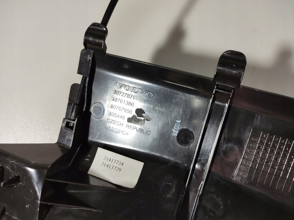 фото №12, Volvo s60 ii 13r- замок відкривання сидіння