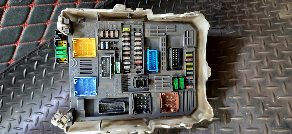 фото №7, Коробка запобіжників bsi opel mokka 9830813080