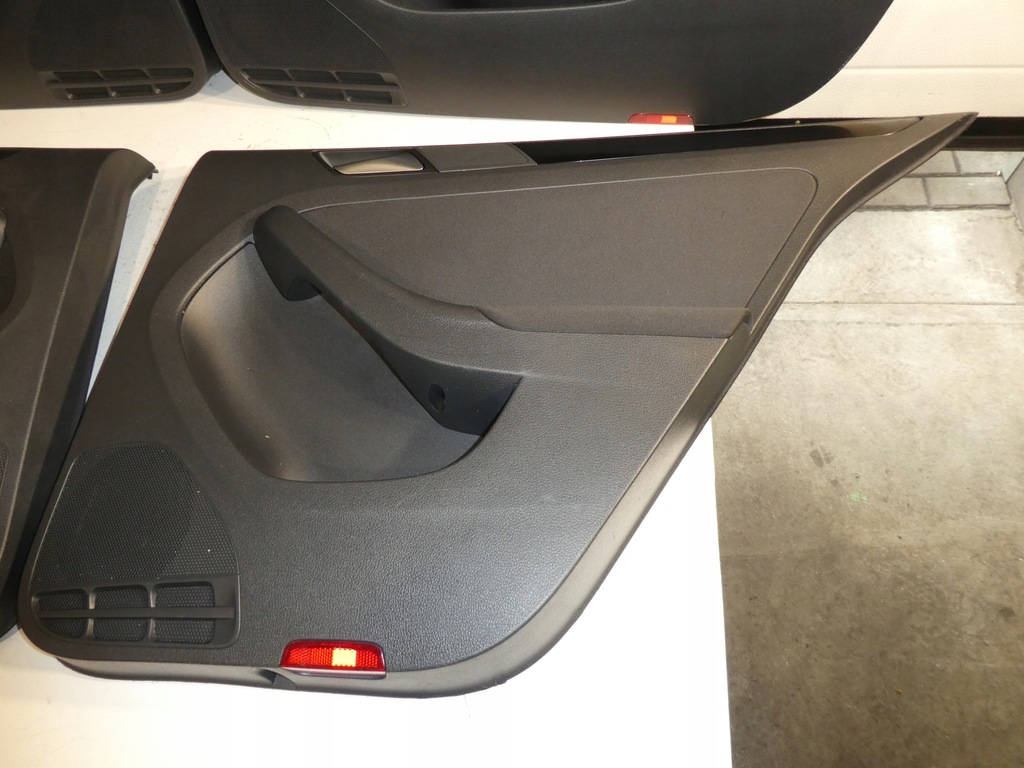 фото №9, Обшивка обивка дверь комплект vw jetta 5c