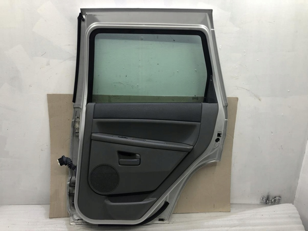 фото №11, Дверь правый задняя jeep grand cherokee wk iii