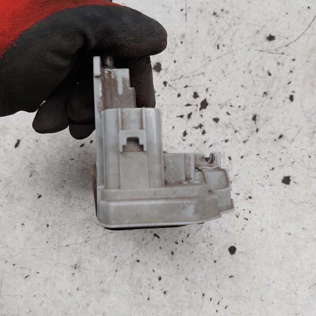 фото №13, Lancia delta замок двері правий задня 4pin