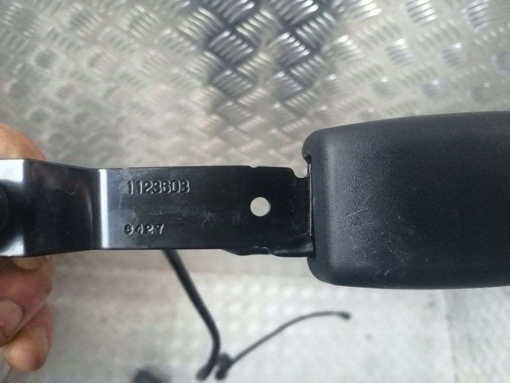 фото №6, Клипса поперечина передний mazda mx5 nd 16-24r