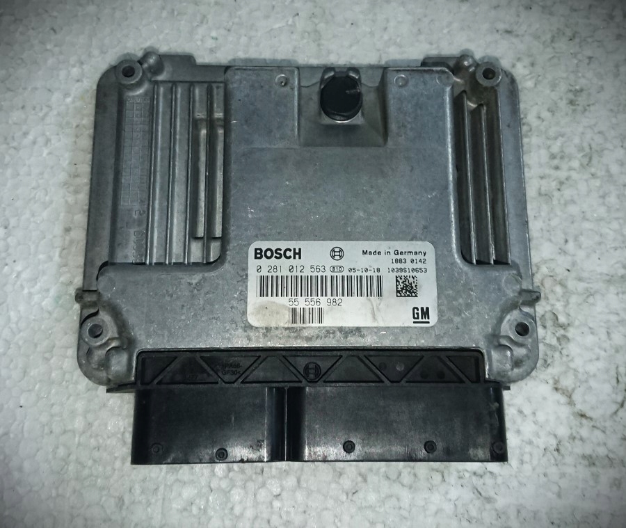 фото №1, Бортовий комп'ютер двигуна saab 55556982