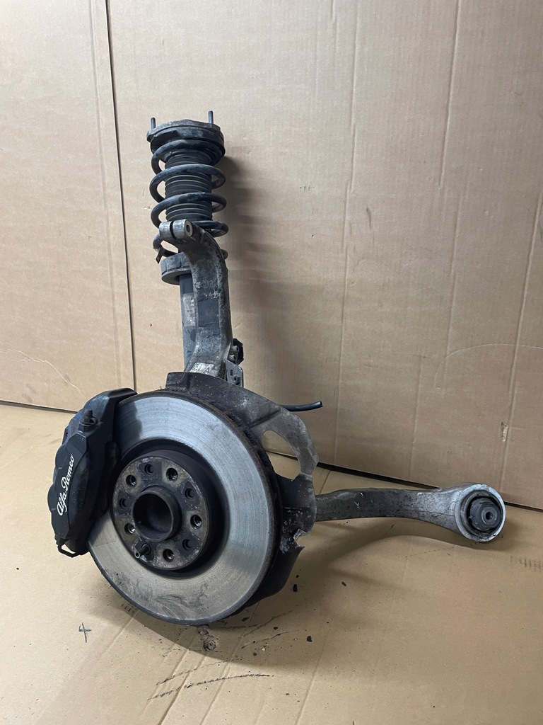 фото №3, Alfa romeo giulia поворотний кулак перед передня права важелі 2.2 дизель rwd