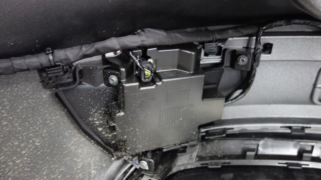 фото №12, Volvo v60 19- бампер задняя polestar цвет 711