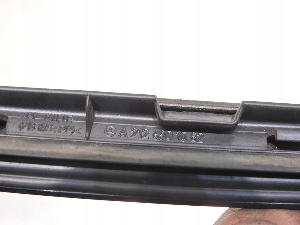 фото №6, Молдинг стекло лобовое правая 755 mercedes w212 a2126901082