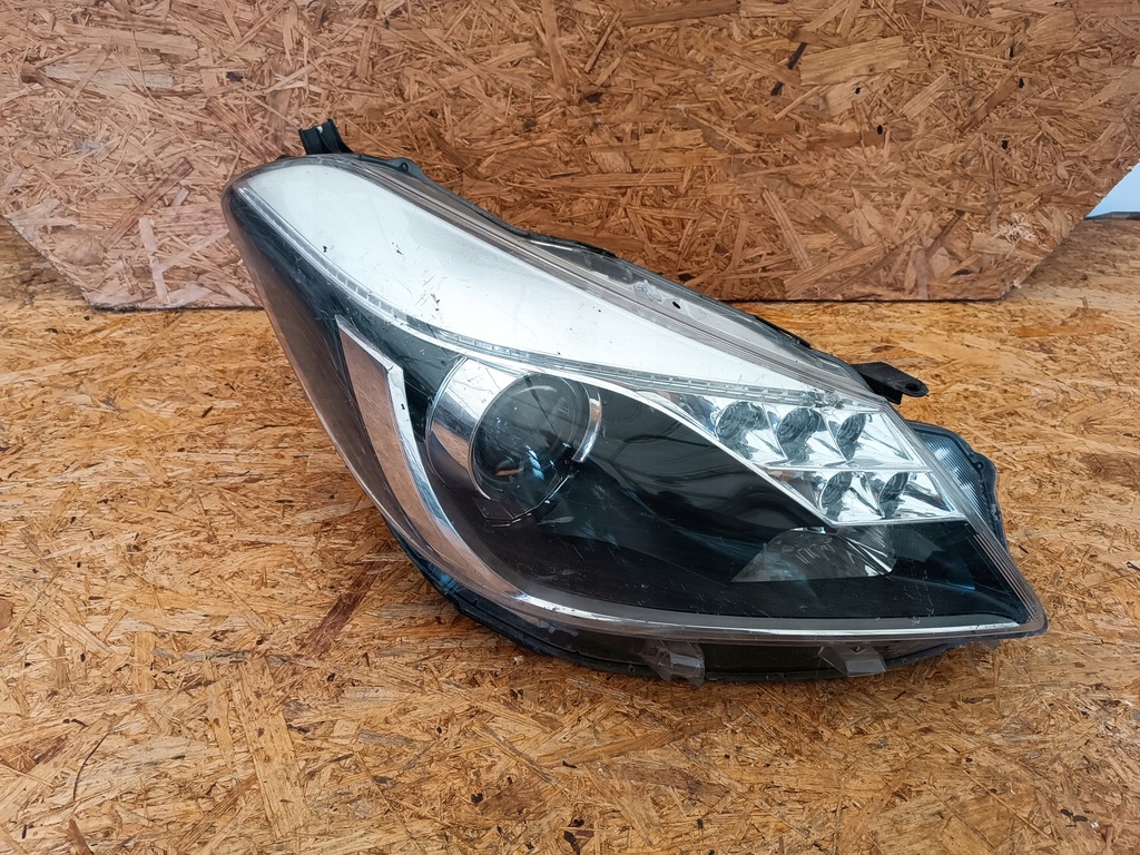 фото №10, Лампа правый перед eu led toyota yaris iii 3 2012- hybrid