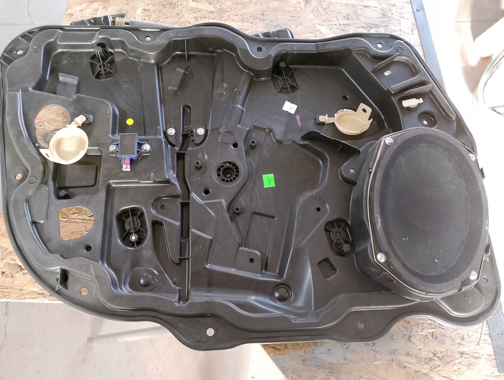 Купити Jeep compass ii 17- підйомник скло перед лівий передній 68242679aa