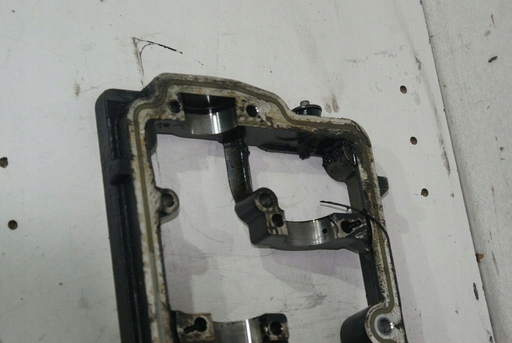 фото №7, Audi a8 d3 4.0 tdi крышка валов 057286 кронштейн