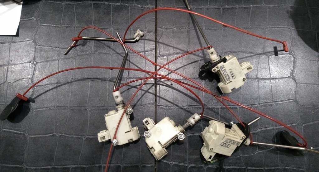 фото №1, Привід замок кришка заливної пального audi a3 8p 2008