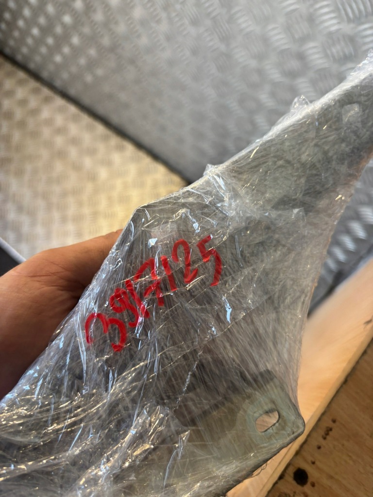 фото №5, Петля петли капот комплект berlingo ii partner ii 9680631480 9680631380