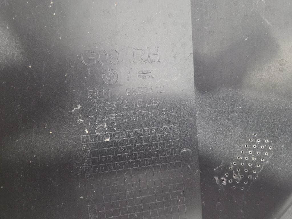 фото №9, Уголок правый бампера перед bmw xm g09