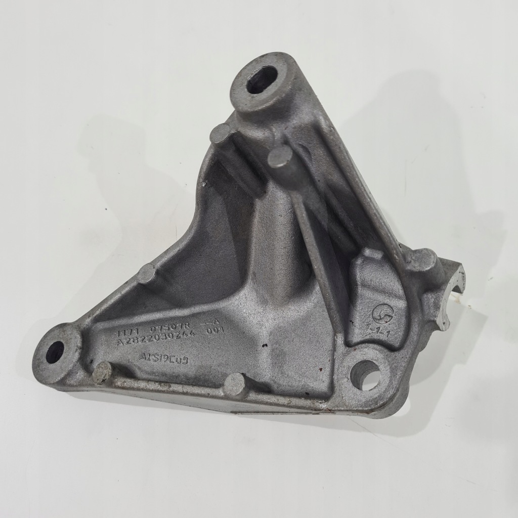 Купить Кронштейн генератора renault dacia mercedes nissan 1.3 b 117107507r