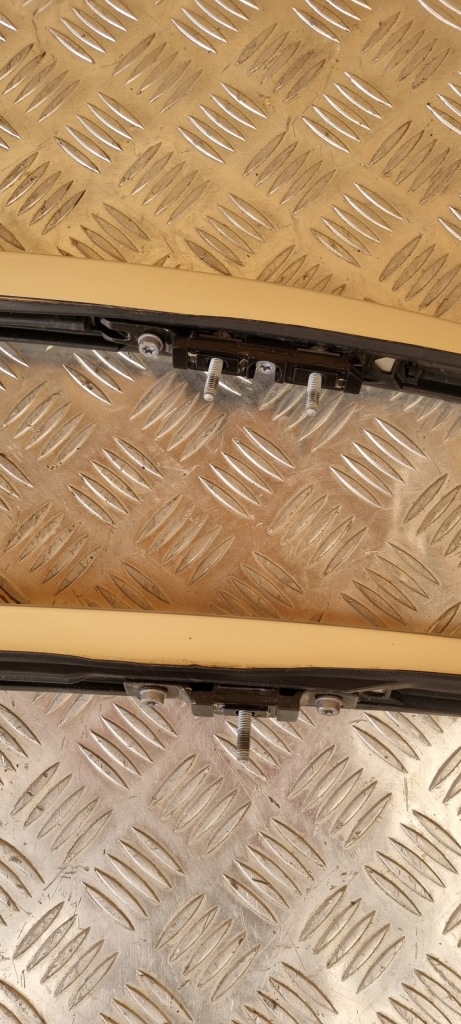 Купити Mercedes w213 рейлінги дахові комплект ліва + права a2138900493 a2138900393