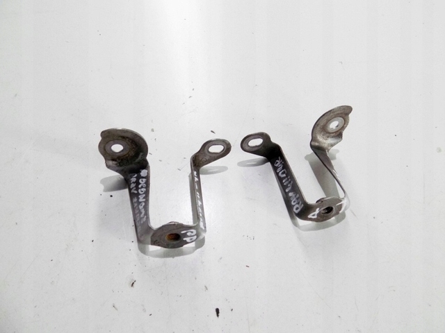 фото №1, Toyota rav4 ii 00-05 кронштейн крила перед