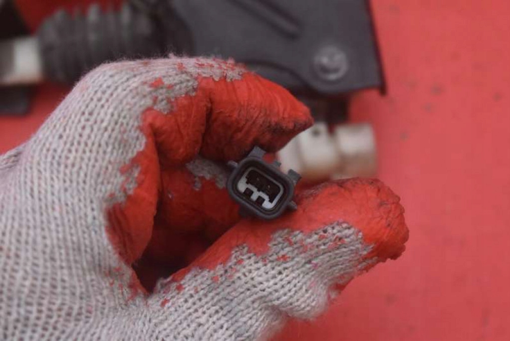 Замок капот 6007572-00-e tesla model s 12-20 Зі Шроту