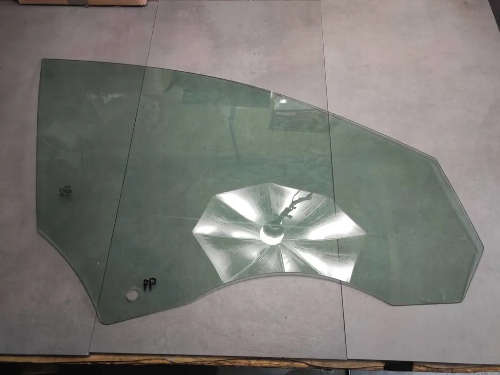 фото №1, Audi a5 8t стекло правая перед 2016