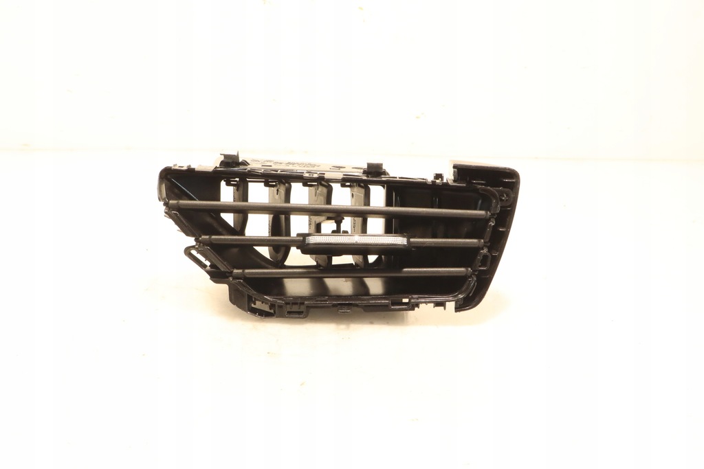 фото №1, Решітка обдув права skoda scala 1.5tsi