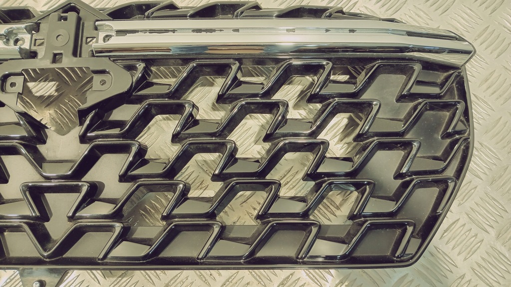 фото №7, Решётка радиатора suzuki s cross 21-26 71747-63700-ej1 оригинал bez камеры ładna