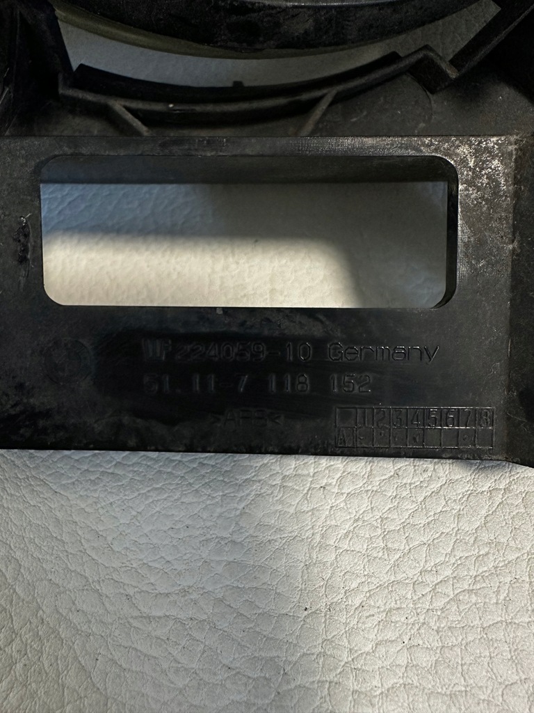 фото №6, Bmw e87 противотуманная фара правый кронштейн противотуманной фары