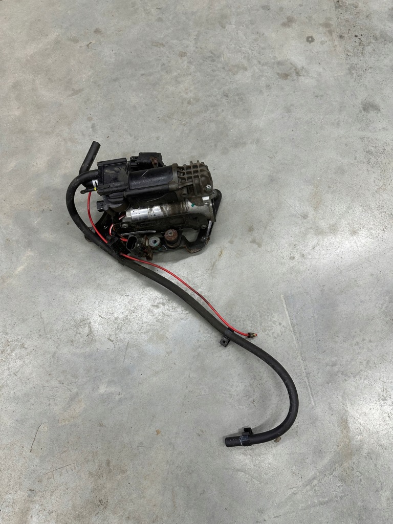 Купити Компресор помпа підвіска bmw g31 idealna оригінал 6886721 рестайлінг