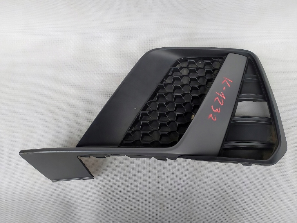 фото №1, Audi a1 82a s-line решётка левая