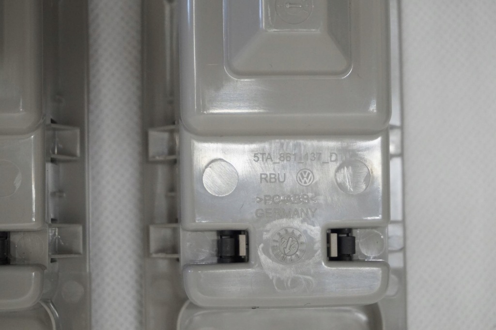 фото №9, Освітлення кабіни лампа vw touran ii 5ta 24r 5q0951172c