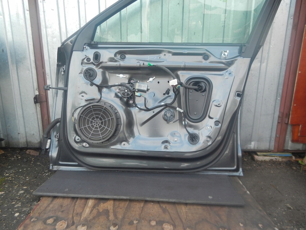 фото №10, Дверь правое перед audi a4 b9 8w lz7s 16r