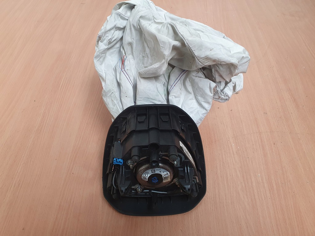 фото №8, Панель приладів приладова консоль подушки безпеки ремені подушка безпеки peugeot 208