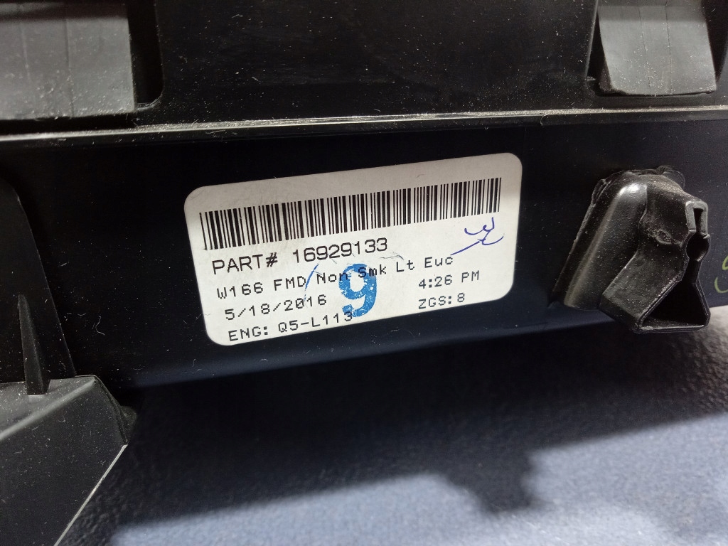 фото №8, Mercedes gls x166 gle w166 бардачок кронштейн na кружки