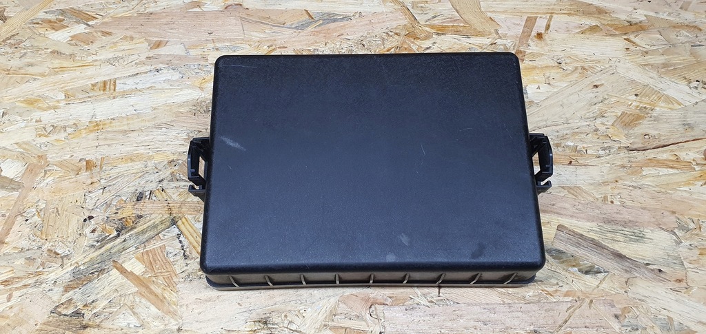 фото №1, Genesis coupe 3.8 крышка коробка предохранителей