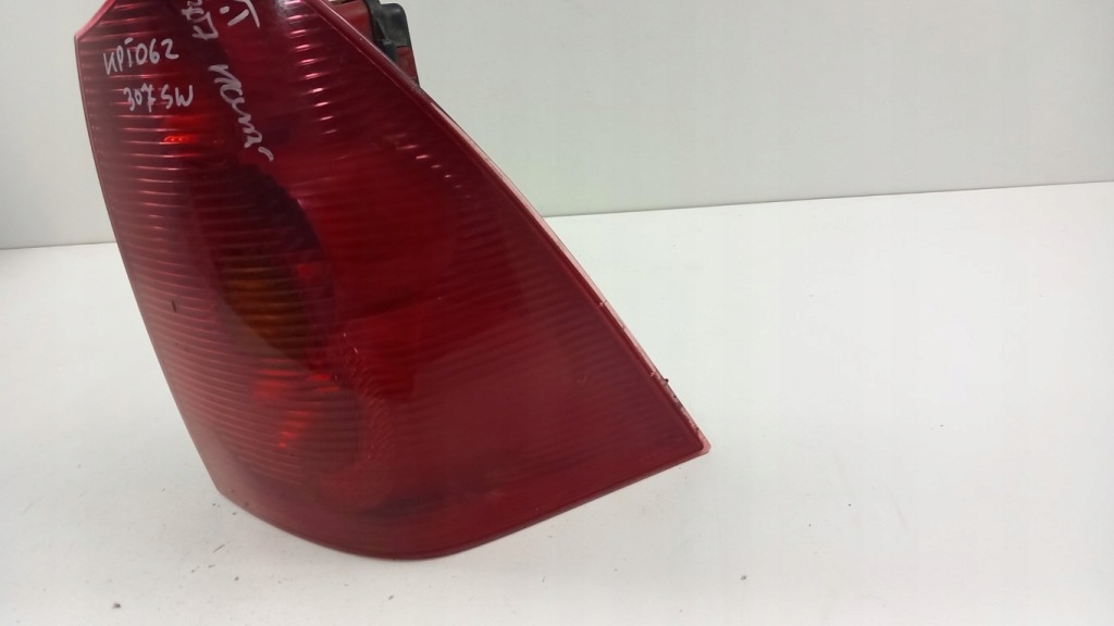 фото №2, Peugeot 307 sw лампа задня права