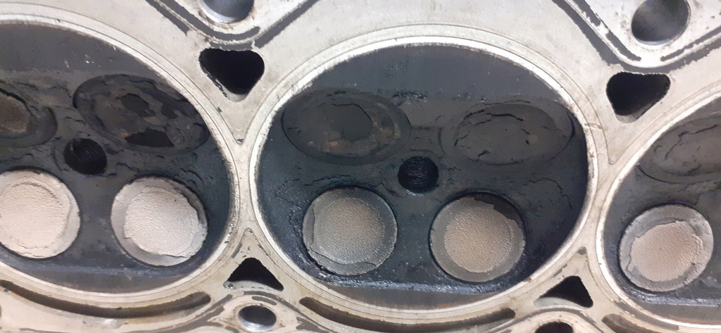 фото №10, Головка с клапанами peugeot 207 phi 1.6 vti 16v