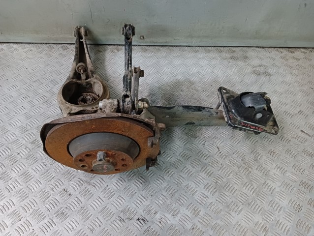 фото №1, Skoda superb iii 3v поворотний кулак правий задня