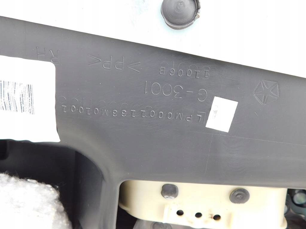 фото №12, Chrysler pacifica 2004r - обшивка дверь правый перед