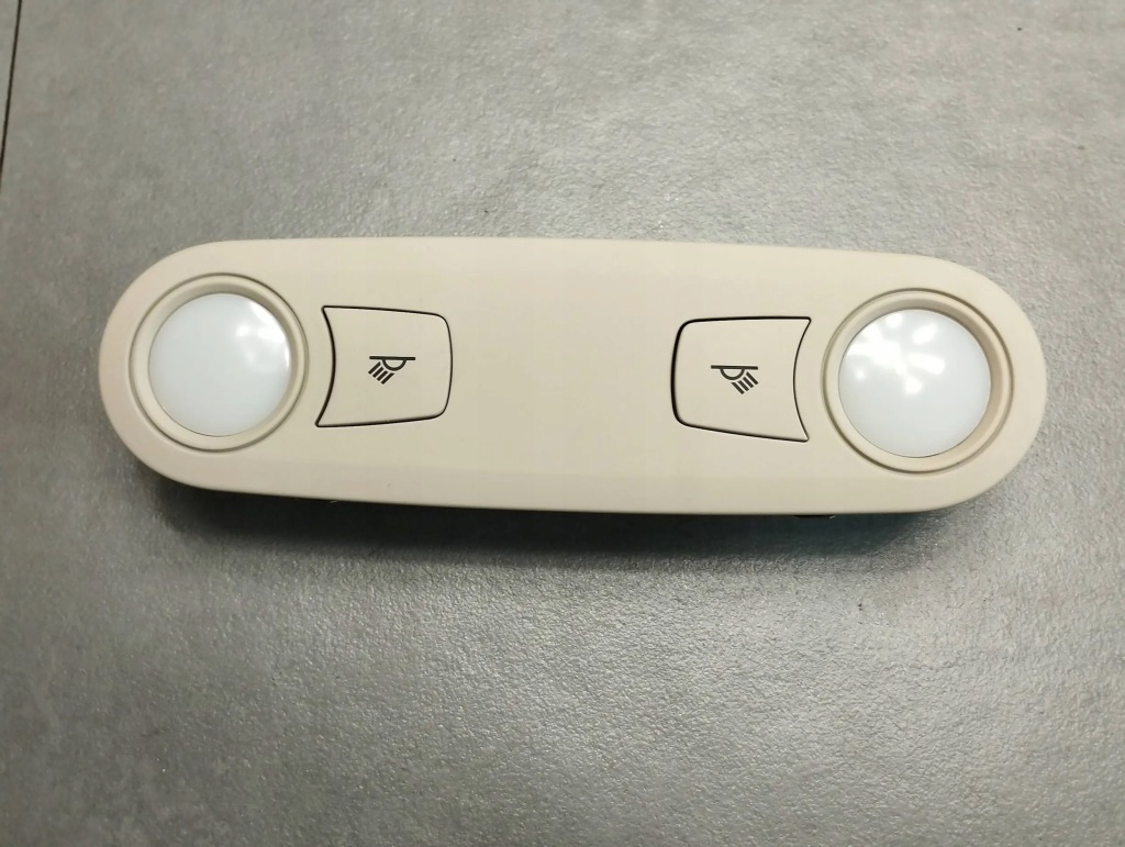 фото №1, Audi q5 8r лампа салону 8t0947111a