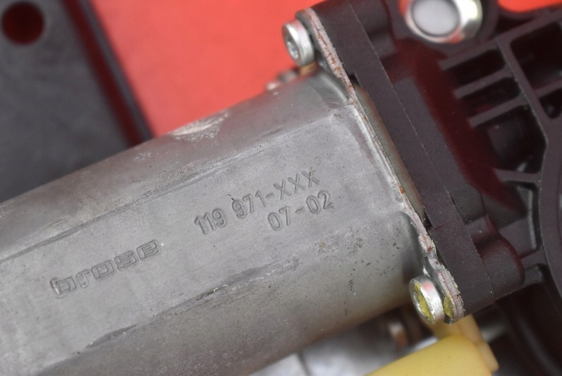 фото №5, Підйомник скло лівий задня 119971-xxx volvo v70 2 ii lift 00-07