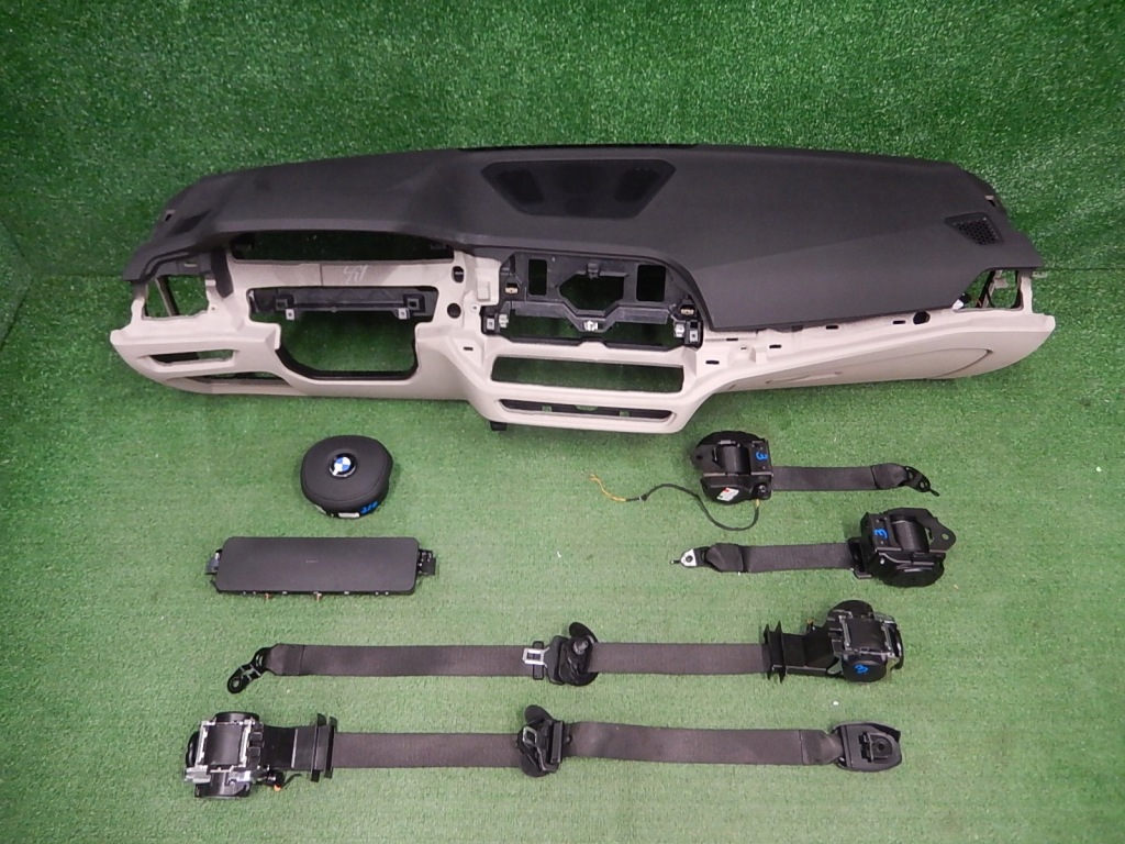 фото №1, Консоль приборная панель подушки безопасности ремни bmw 3 g20 g21 светлая