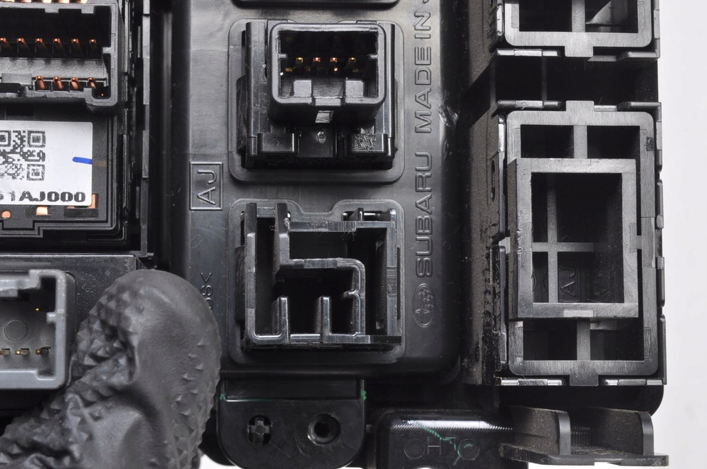 фото №9, Subaru legacy v 2.0 d панель переключателей 83061aj000