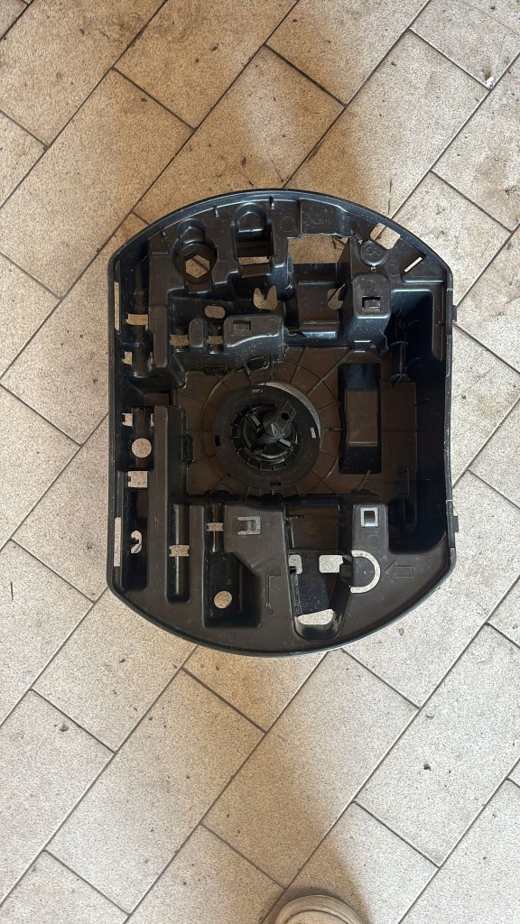 Купить Вкладыш пластик колеса запасного peugeot 308 ii 9817224380