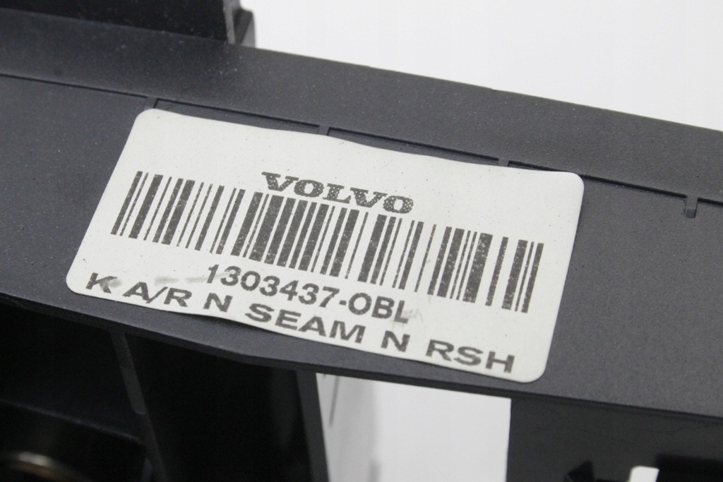 фото №8, Подлокотник volvo v70 iii bw 39870952 2.0l дизель 100kw 2008