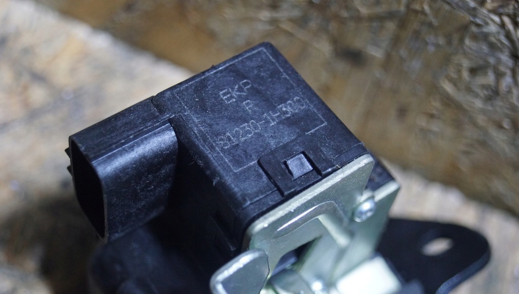 фото №5, Hyunday ix35 замок кришки багажника 81230-1h300