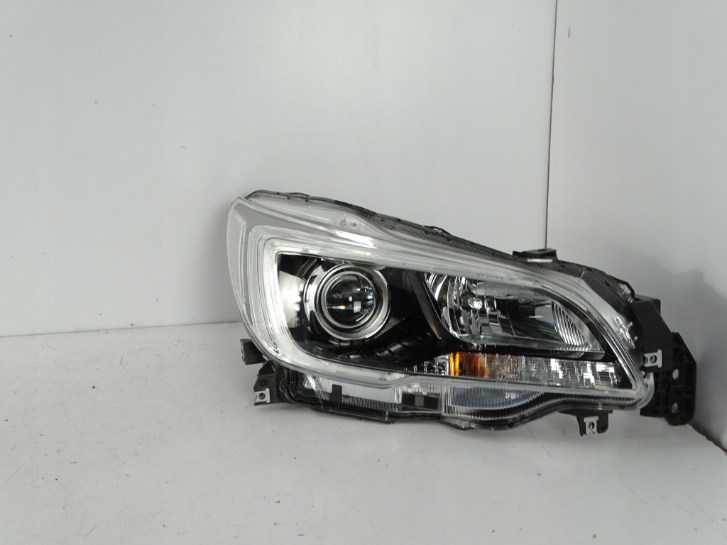 фото №2, Лампа перед правая subaru forester outback full led