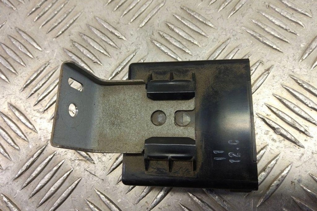 фото №7, Другое модули toyota corolla _e12_ 8865002330 1.4l бензиновый 2006