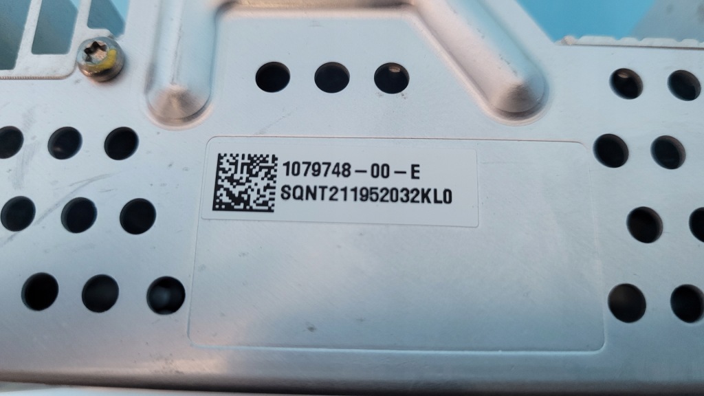 Tesla model 3 21r підсилювач аудіо 1079748-00-e в Україні